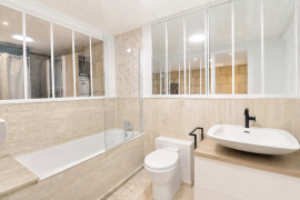 
                                                                                        Vente
                                                                                         Propriété 438 m², piscine et parc arboré