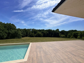 
                                                                                        Vente
                                                                                         Propriété avec 2 maisons indépendantes, 2 piscines, gîte et terrain arboré – 15 min de Bergerac