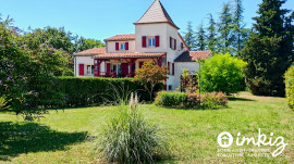 
                                                                                        Vente
                                                                                         Propriété avec pigeonnier, terrain plat, annexe