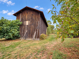 
                                                                                        Vente
                                                                                         Propriété de 134 m² avec trois dépendances