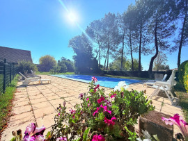 
                                                                                        Vente
                                                                                         Propriété de caractère, à deux pas de Bergerac