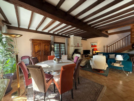 
                                                                                        Vente
                                                                                         Propriété de caractère, à deux pas de Bergerac