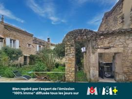 
                                                                                        Vente
                                                                                         PROPRIETE DE CHARME AU PIED DU CHATEAU COMPOSE DE DEUX HABITATIONS ET DEPENDANCES AVEC PISCINE