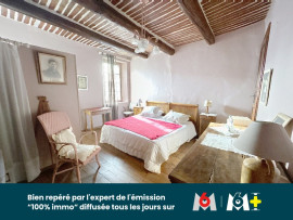 
                                                                                        Vente
                                                                                         PROPRIETE DE CHARME AU PIED DU CHATEAU COMPOSE DE DEUX HABITATIONS ET DEPENDANCES AVEC PISCINE