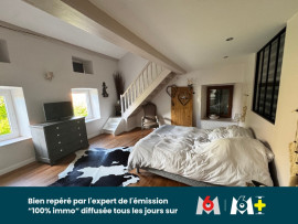 
                                                                                        Vente
                                                                                         Propriété de charme en pierre rénovée de 410 m² habitables terrain avec Piscine