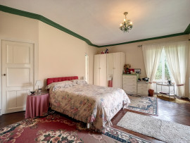 
                                                                                        Vente
                                                                                         Propriété d'environ 426 m2 sur 5,2 hectares avec dépendance