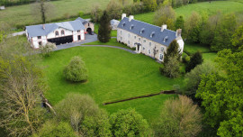 
                                                                                        Vente
                                                                                         Propriété d'environ 426 m2 sur 5,2 hectares avec dépendance