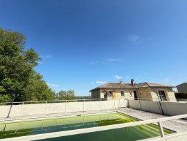 
                                                                                        Vente
                                                                                         Propriété en  pierre 150m2 vu panoramique