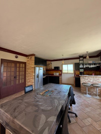 
                                                                                        Vente
                                                                                         Propriété en  pierre 150m2 vu panoramique