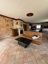 
                                                                                        Vente
                                                                                         Propriété en  pierre 150m2 vu panoramique