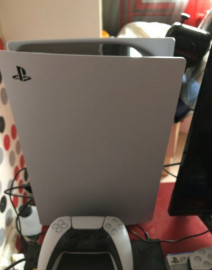 
                                                                        Console, jeu vidéo
                                                                         Ps5 + 1 manette + 3 jeux