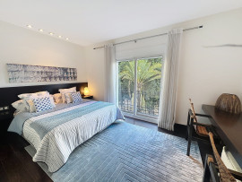 
                                                                                        Vente
                                                                                         Puerto Banus, à 100 mètres de la mer.