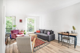 
                                                                                        Vente
                                                                                         PYRENEES MARAICHERS - SEJOUR EN ANGLE - 2 PIECES