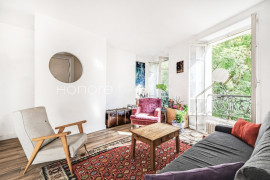 
                                                                                        Vente
                                                                                         PYRENEES MARAICHERS - SEJOUR EN ANGLE - 2 PIECES