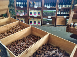 
                                                                                        Vente
                                                                                         PYRENEES ORIENTALES DOMAINE ARBORICOLE 10.5 HA