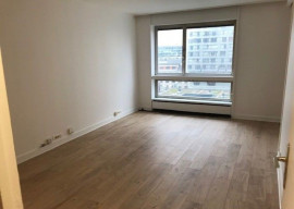 
                                                                                        Location
                                                                                         Quai de Grenelle - Appartement T2 - 48 m²