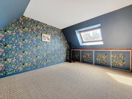 
                                                                                        Vente
                                                                                         QUARTIER CALME - PROCHE BOURG TOUS COMMERCES