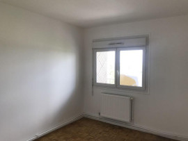 
                                                                                        Location
                                                                                         Quartier Champlong, Saint-Genis-Laval