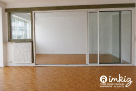 
                                                                                        Vente
                                                                                         Quartier Petit Ivry - Résidence privée - 5p Balcon