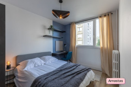 
                                                                                        Colocation
                                                                                         Quatre chambres disponibles dans cette grande colocation de 5 personnes à Lyon