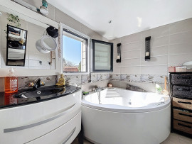 
                                                                                        Vente
                                                                                         QUIBOU, Maison de 162m2 avec piscine 