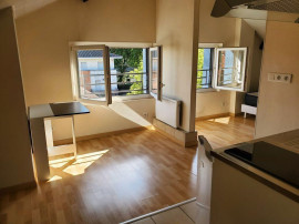 
                                                                                        Location
                                                                                         RANGUEIL T1 bis MEUBLE 33m2 sol 19m2 carrez