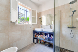 
                                                                                        Vente
                                                                                         Cimiez : maison 170 m² sur 749 m² de terrain