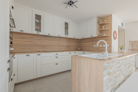 
                                                                                        Vente
                                                                                         Rare à la vente – appartement 114 m² avec 98 m² de terrasses & double garage 48 m²