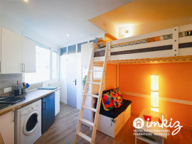 Vente
Rare centre Courbevoie : Maisonnette avec jardins