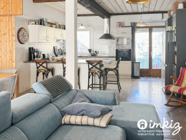 Vente
Rare, maison de village avec cour et piscine