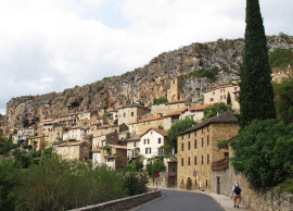 
                                                                                        Vente
                                                                                         RARE  MAISON EN PIERRE VUE PANORAMIQUE VIADUC