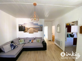 Vente
RARE - Propriété 3 appartements - 50m de la plage