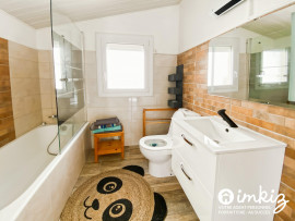 Vente
RARE - Propriété 3 appartements - 50m de la plage