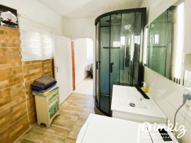 Vente
RARE - Propriété 3 appartements - 50m de la plage