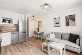 
                                                                                        Location
                                                                                         Référence : 3 Sorgentino
