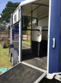 Accessoires
Remorque à chevaux Ifor Williams HB 511 de 2018