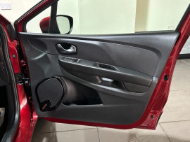 Voiture
                                                                                Renault Clio 1.5 dCi Dynamique Nav Hatchback 5dr Diesel Manual Euro 6 (s/s) (90 ps)