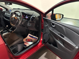 Voiture
                                                                                Renault Clio 1.5 dCi Dynamique Nav Hatchback 5dr Diesel Manual Euro 6 (s/s) (90 ps)