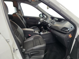 
                                                                                        Voiture
                                                                                         RENAULT GRAND SCENIC 3 - 1.5 dCi 110 CV BOSE 7 PLACES - 5 CV