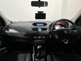 Voiture
                                                                                Renault Megane 1.5 dCi ENERGY Knight Edition Hatchback 5dr Diesel Manual Euro 5 (s/s) (110 ps)