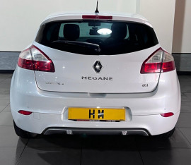 Voiture
                                                                                Renault Megane 1.5 dCi ENERGY Knight Edition Hatchback 5dr Diesel Manual Euro 5 (s/s) (110 ps)