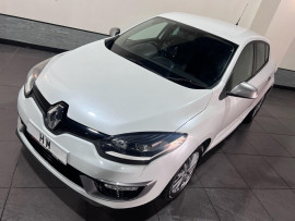 Voiture
                                                                                Renault Megane 1.5 dCi ENERGY Knight Edition Hatchback 5dr Diesel Manual Euro 5 (s/s) (110 ps)