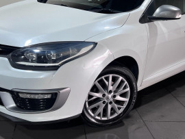 Voiture
                                                                                Renault Megane 1.5 dCi ENERGY Knight Edition Hatchback 5dr Diesel Manual Euro 5 (s/s) (110 ps)
