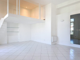 Vente
République Delfino, Bel appartement dans un esprit loft