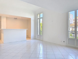 Vente
République Delfino, Bel appartement dans un esprit loft