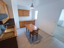 Location
Résidence privée T3 lumineux avec cave