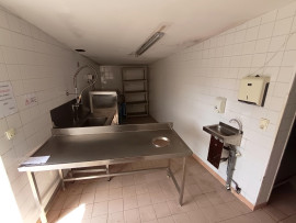 
                                                                                        Vente
                                                                                         RESTAURANT DE 400 m2 + 2 APPARTEMENTS