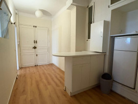 
                                                                                        Vente
                                                                                         Rez de jardin - Coeur de Passy