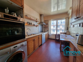 
                                                                                        Vente
                                                                                         Rive-Droite, grand 2 pièces avec balcon