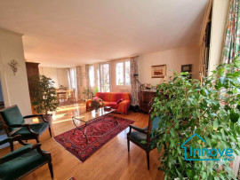 
                                                                                        Vente
                                                                                         Rive-Droite Grand appartement familial 5 chambres !